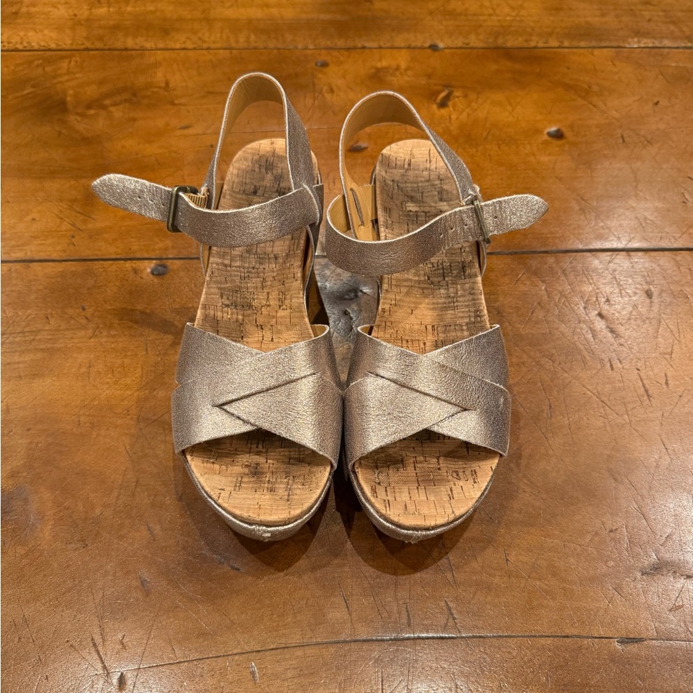 Women's Brown Strappy Sandals